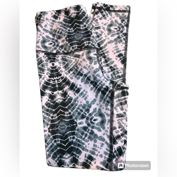 Victoria Sport Pink and Black Tie-Dye Leggings - Picture 3 of 4